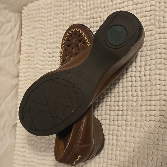 Nurture Gardner Leather Laser Cut Loafer sz 8M - Picture 4 of 5